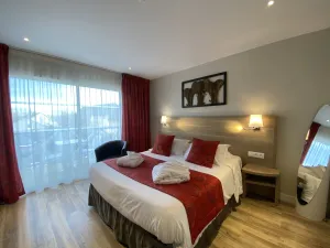 Image of Contact hôtel - Motel Les Bleuets & SPA