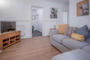 Image of Ivy Cellar - 2 Bedroom Apartment - Tenby