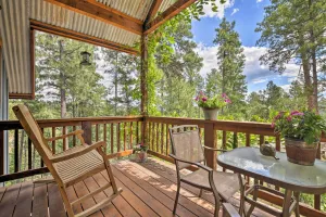 Image of Cozy Ruidoso Cottage with Deck - 10 Min to Village!