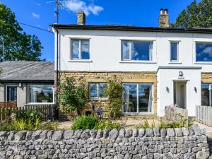 Image of 2 Orchard Leigh