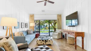 Image of Spacious 3b/3b, Sleeps 6, Lakeview, Beach Access!