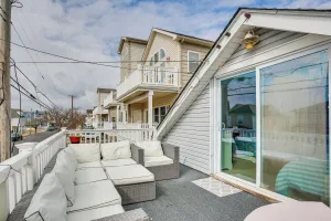 Image of Wildwood Retreat w/ 2 Balconies: 5 Blocks to Beach