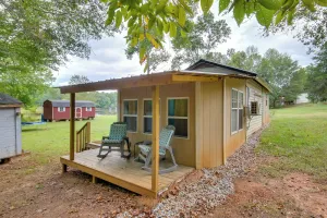 Image of Cottage w/ Fire Pit & Lake Access in Waterloo!