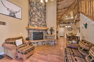Image of Spacious Pinetop Country Club Cabin with Deck!