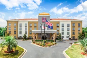 Image of Comfort Suites Clinton near Presbyterian College