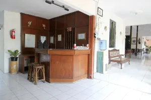 Image of RedDoorz Plus near Alun Alun Selatan 2
