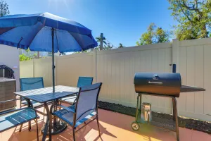 Image of Saltwater Pool & Putting Green: Bradenton Oasis