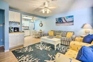Image of Captain's Quaders 2 Bedroom Home by RedAwning