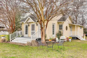 Image of Walk to Lake Chicot: Cottage w/ Yard & Views!