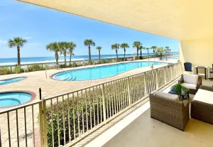 Image of Amazing Tropical Condo with Complimentary Beach Chairs and Umbrellas - Unit 0706