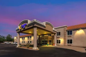 Image of Comfort Inn Green Valley I-19