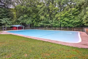 Image of Pool Access Pet-Friendly Pennsylvania Cabin!