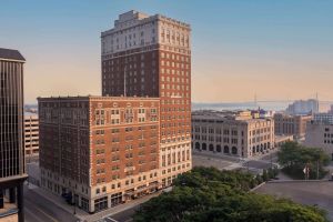 Image of DoubleTree Suites by Hilton Hotel Detroit Downtown - Fort Shelby