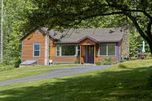 Image of Qutie Pie House 2 Bedroom Home by RedAwning