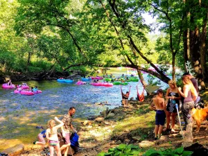 Image of Bear Creek Lodge and Cabins in Helen Ga - Pet Friendly, River on Property, Walking Distance to downtown Helen