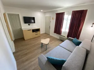 Image of Salt Air Lodge