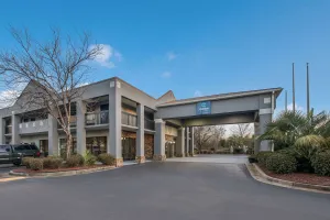 Image of Clarion Pointe Forsyth I-75