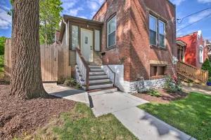 Image of 9 Mi to Dtwn Vibrant St Louis Home!