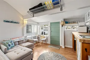 Image of Just Beachy Charming Studio!