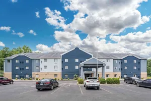 Image of Country Inn & Suites by Radisson, Pickerington, OH