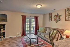 Image of Cozy Greensboro Townhome about 7 Mi to UNC Campus
