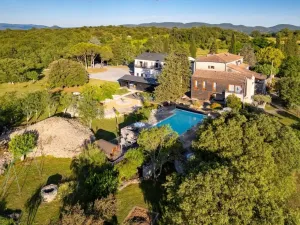 Image of Logis Auberge Les Murets Hotel Restaurant Spa
