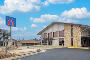 Image of Motel 6-Boerne, TX