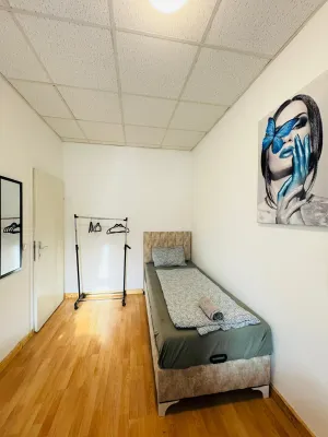 Image of Cozy 2BR Apt Sleeps 6 Direct City Access