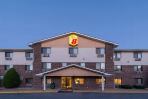 Image of Super 8 by Wyndham Front Royal