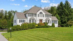 Image of Enchanting Paradise With Pool & Hot Tub 4 Bedroom Home by RedAwning