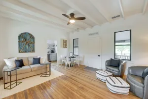 Image of 'the Hideaway' Secluded & Spacious Schulenburg Gem