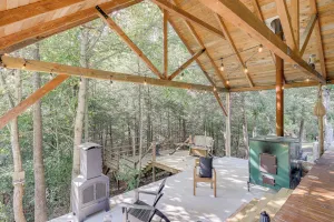 Image of Peaceful Whitley City Cabin on 10 Wooded Acres!
