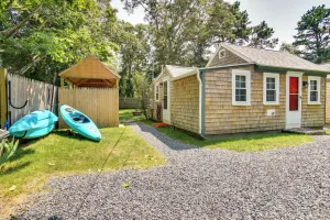 Image of Hot Tub & Kayaks: Dog-friendly House in Yarmouth