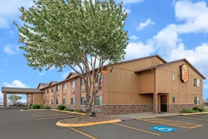 Image of Super 8 by Wyndham Smithville Kansas City