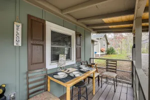 Image of Pet-Friendly Vacation Rental Cabin in Whittier
