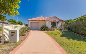 Image of Oceania Cottage - LJHooker Yamba