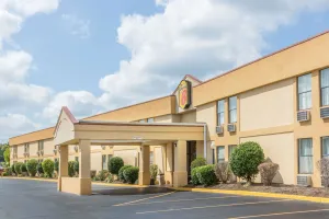 Image of Super 8 by Wyndham Knoxville Downtown Area
