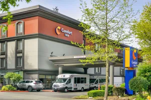 Image of Comfort Inn & Suites Sea-Tac Airport