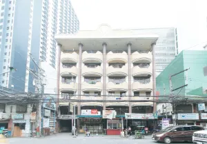 Image of Mervin's Terraces by RedDoorz
