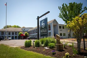 Image of PIER BLUE INN Old Saybrook - Essex