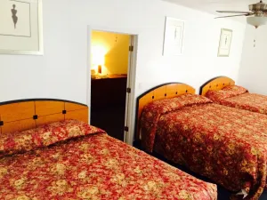 Image of Stardust inn