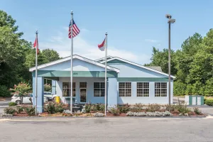 Image of Super 8 by Wyndham Fayetteville