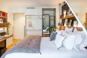 Image of Maison Mère