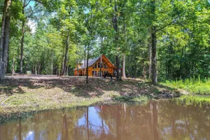 Image of Upscale Broken Bow Cabin: Hot Tub & Fishing Pond!