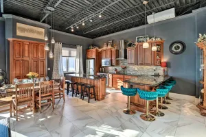 Image of Regal River Retreat in the Heart of Yankton!