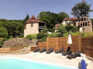 Image of Beautifully renovated house with private pool
