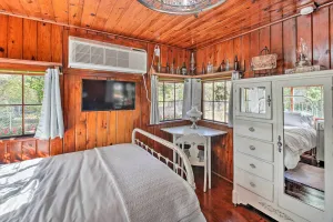 Image of Hot Springs Studio ~ 3 Mi to National Park!