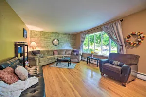 Image of Albany Home with Fenced Yard and Patio - Pets Welcome!