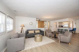 Image of The Grand Elm Suite 2 Sleeps 6