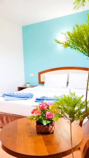 Image of J Holiday Inn